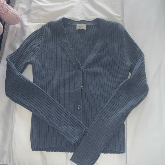 Aritzia Sweaters - Aritzia Cardigan - size medium